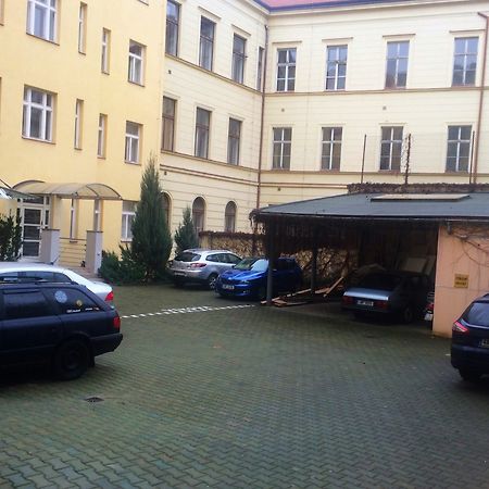 Residence Vita Nejedleho Prag Exteriör bild