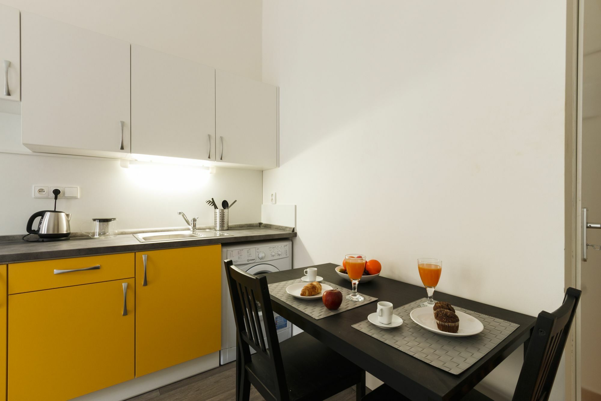 Residence Vita Nejedleho Prag Exteriör bild