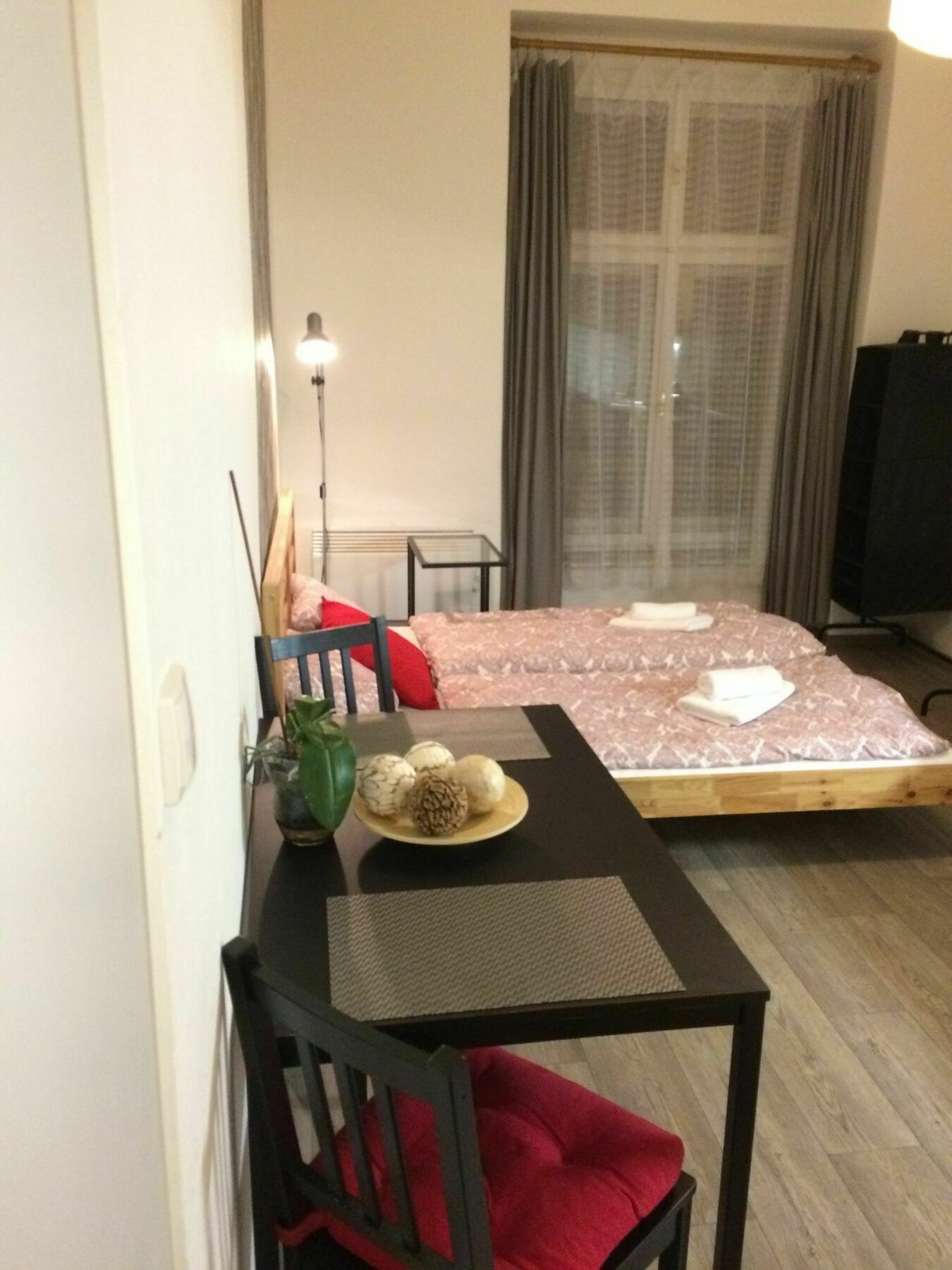 Residence Vita Nejedleho Prag Exteriör bild