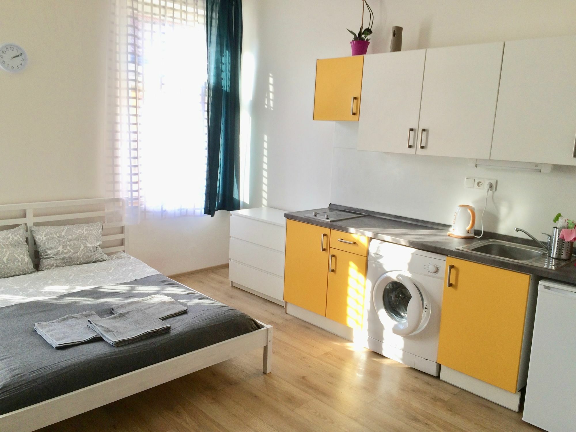 Residence Vita Nejedleho Prag Exteriör bild